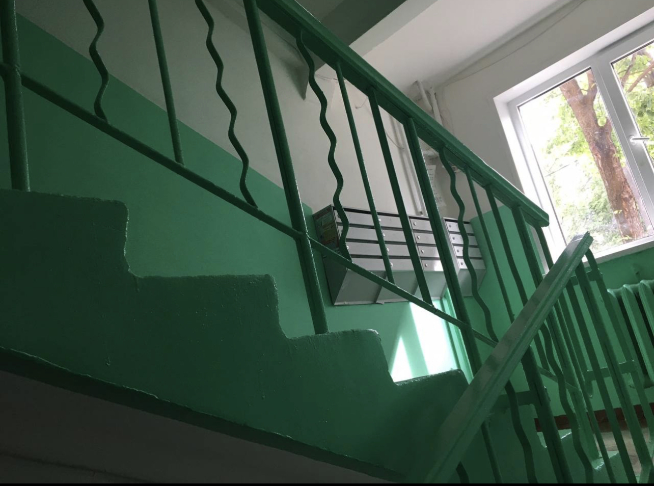 По требованию прокуратуры ДУК отремонтировал подъезд одного из домов в Нижнем Новгороде - фото 1