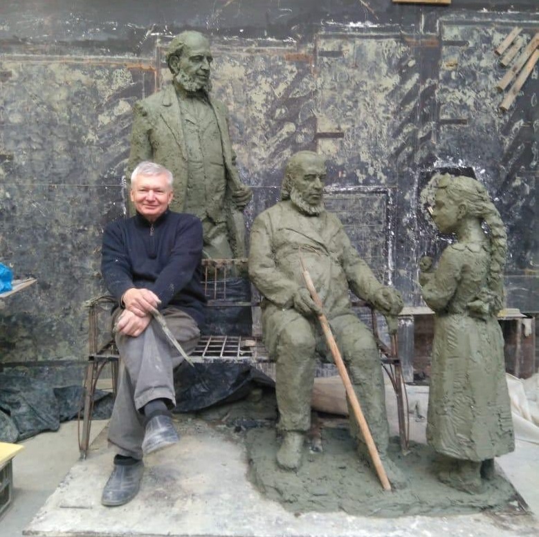 Деньги нашлись: скульптор начал работу над памятником семейству Аксаковых