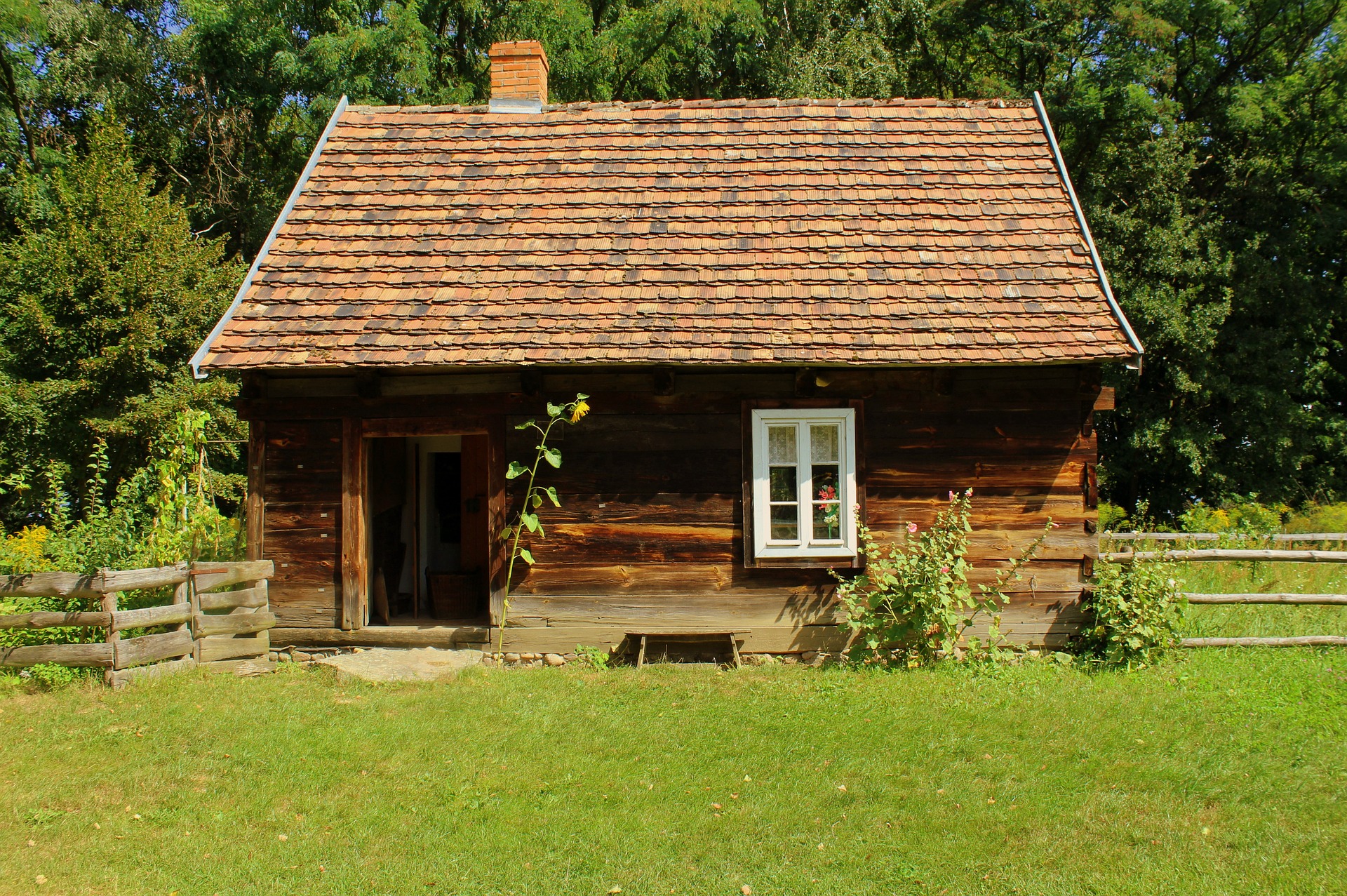 Old cottage. Сельская усадьба. Деревни России. Сибирская изба. Деревенская усадьба фото.